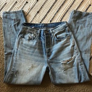 AE Boyfriend Jeans